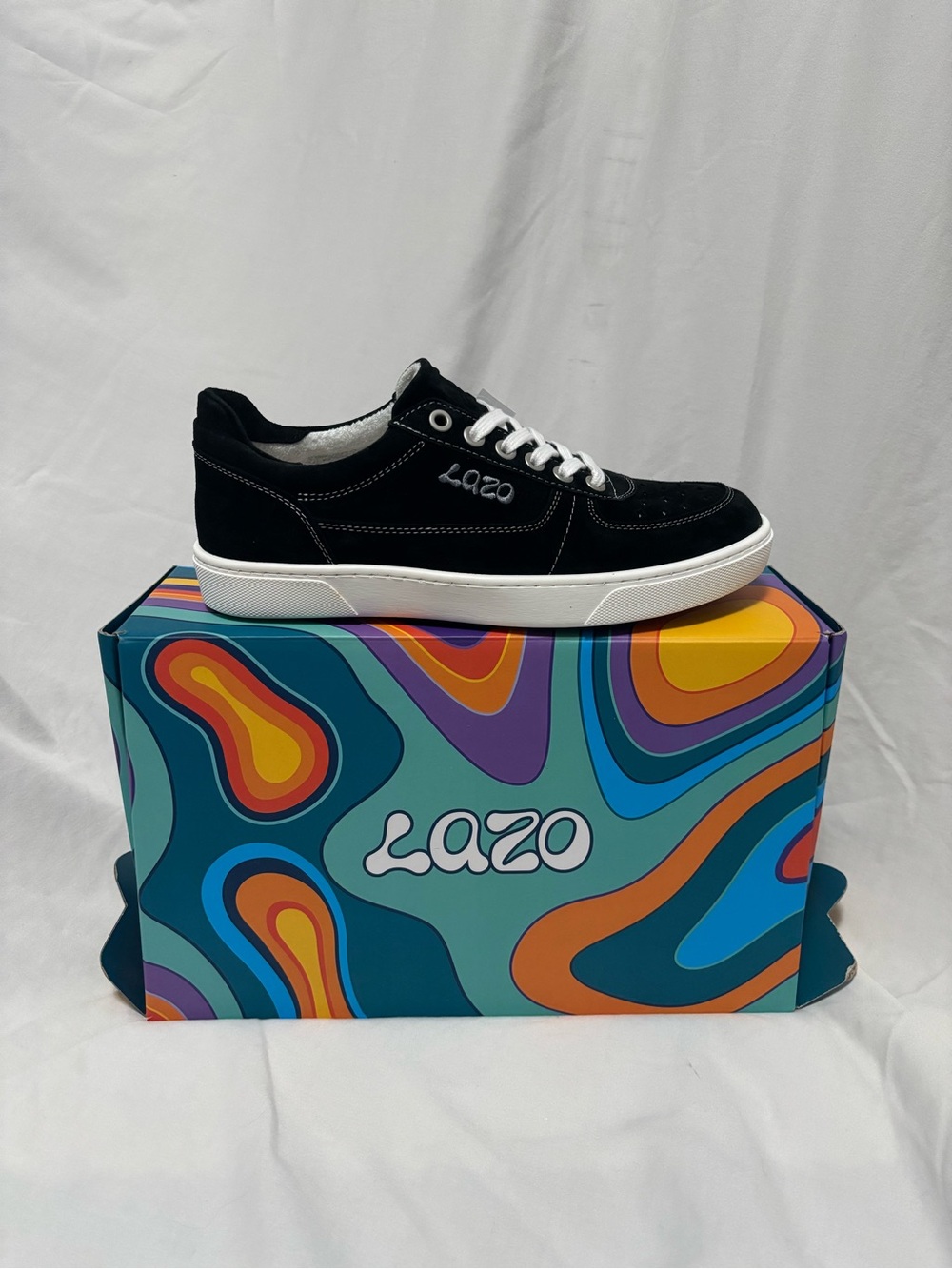 Lazo Black Obsidian - White Stitching NIB Size 8 Women’s sneakers